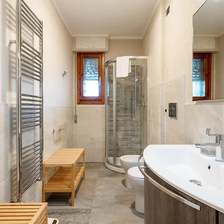 Guesthost - Comfortable Flat With Terraces *